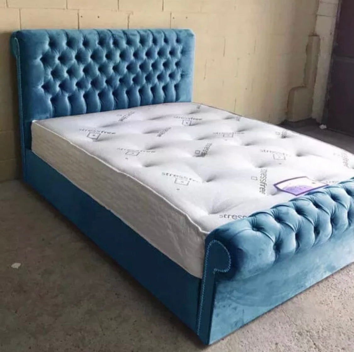 Sleigh Bed